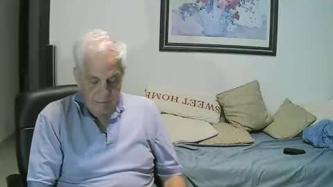 Snapshot of max_2017 chatting on 30, 10, 2025 max_2017 online show from 30, 10, 2025