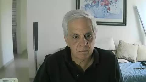 Snapshot of max_2017 chatting on 4, 12, 2025 max_2017 online show from 4, 12, 2025