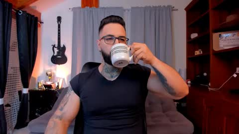 Snapshot of max_dic1 chatting on 8, 3, 2025 max D. online show from 8, 3, 2025