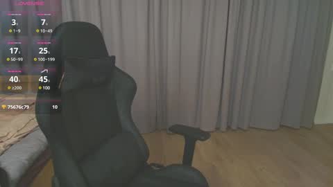 Max Gen with tats 24years  And Ethan without tats 20 years online show from 9, 2, 2025