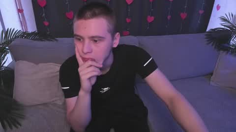 Snapshot of max_sm1th chatting on 3, 3, 2025 Max online show from 3, 3, 2025