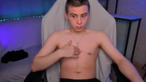 Snapshot of max_sm1th chatting on 12, 3, 2025 Max online show from 12, 3, 2025