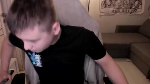 Snapshot of max_sm1th chatting on 15, 12, 2025 Max online show from 15, 12, 2025