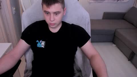 Snapshot of max_sm1th chatting on 16, 12, 2025 Max online show from 16, 12, 2025