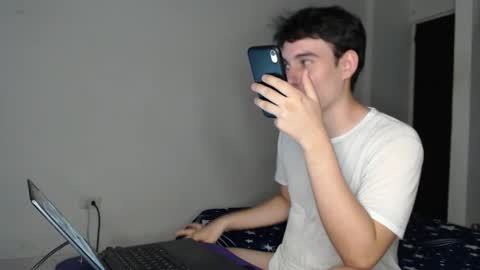 Snapshot of max_snow1616 chatting on 19, 10, 2025 max_snow1616 online show from 19, 10, 2025