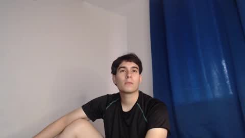 Snapshot of max_snow1616 chatting on 26, 11, 2025 max_snow1616 online show from 26, 11, 2025