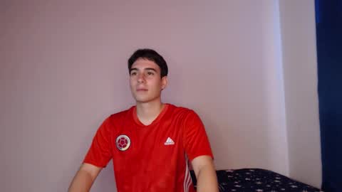 Snapshot of max_snow1616 chatting on 18, 12, 2025 max_snow1616 online show from 18, 12, 2025