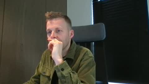 Snapshot of max_straight_1 chatting on 23, 1, 2025 Max take off clothes online show from 23, 1, 2025