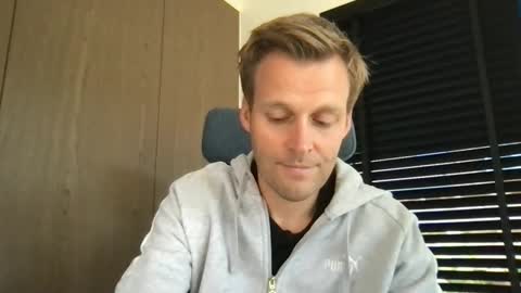 Snapshot of max_straight_1 chatting on 22, 9, 2025 Max take off clothes online show from 22, 9, 2025