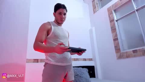 Snapshot of max_valiant1 chatting on 2, 11, 2025 max_valiant1 online show from 2, 11, 2025