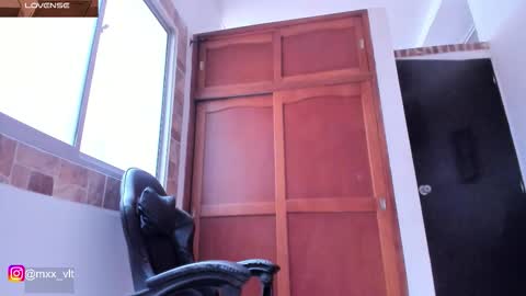 Snapshot of max_valiant1 chatting on 27, 11, 2025 max_valiant1 online show from 27, 11, 2025