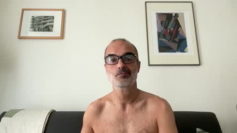 Snapshot of maxbow chatting on 5, 6, 2026 Max Mikado online show from 5, 6, 2026