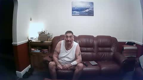 MAX online show from 6, 2, 2025