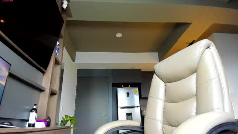 Snapshot of maximo_and_marcelo chatting on 4, 11, 2025 maximo_and_marcelo online show from 4, 11, 2025