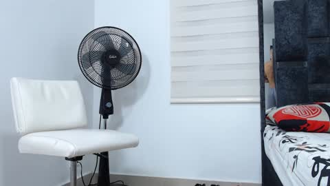 Maximo Sebastian online show from 23, 12, 2024