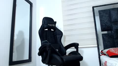 Maximo Sebastian online show from 2, 2, 2025