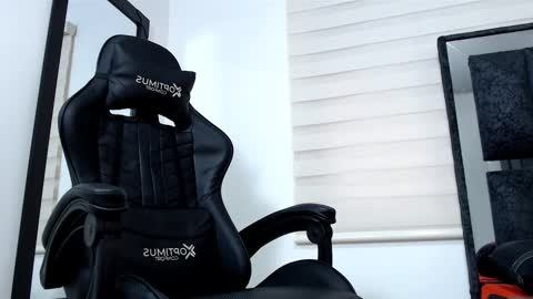 Maximo Sebastian online show from 23, 2, 2025