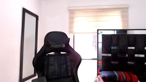 Snapshot of maximo_sebastian chatting on 27, 5, 2026 Maximo Sebastian online show from 27, 5, 2026