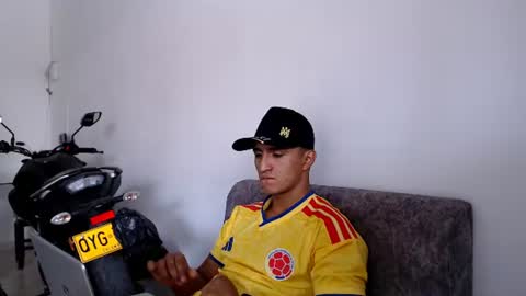 Snapshot of maximo_sebastian chatting on 23, 6, 2026 Maximo Sebastian online show from 23, 6, 2026