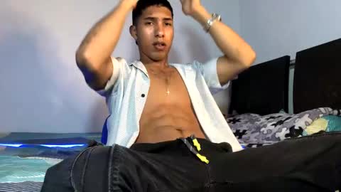 Maximo Aron Vega online show from 11, 3, 2025