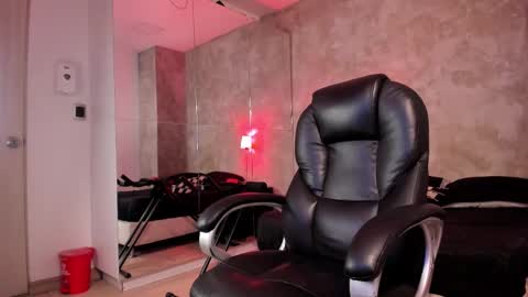 Snapshot of maximo_zahir chatting on 5, 1, 2026 maximo_zahir online show from 5, 1, 2026