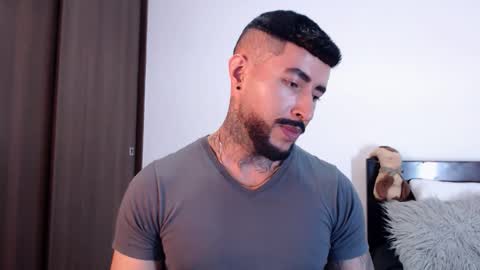 Independent Model online show from 3, 3, 2025