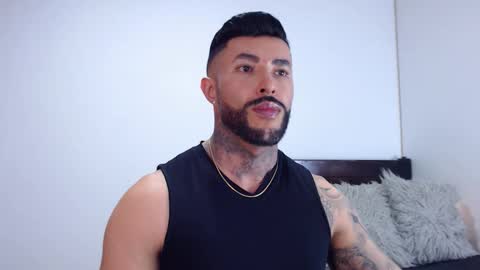 Independent Model online show from 8, 10, 2025