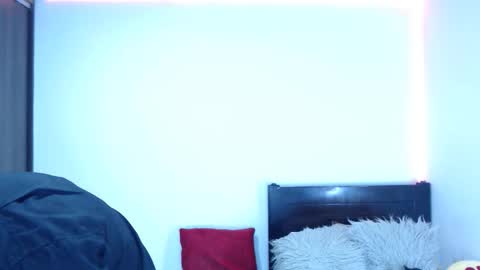 Independent Model online show from 8, 1, 2026