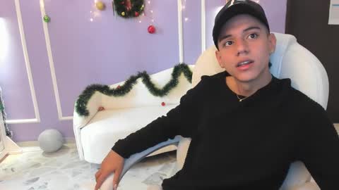 Snapshot of maximuss_19 chatting on 21, 12, 2024 Maximus online show from 21, 12, 2024