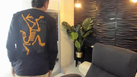 Snapshot of maximuss_19 chatting on 6, 1, 2025 Maximus online show from 6, 1, 2025