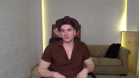 Snapshot of maxkaiden chatting on 11, 2, 2025 MaxKaiden online show from 11, 2, 2025