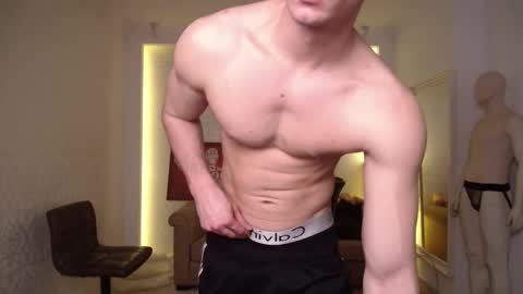 Snapshot of maxkaiden chatting on 19, 2, 2025 MaxKaiden online show from 19, 2, 2025