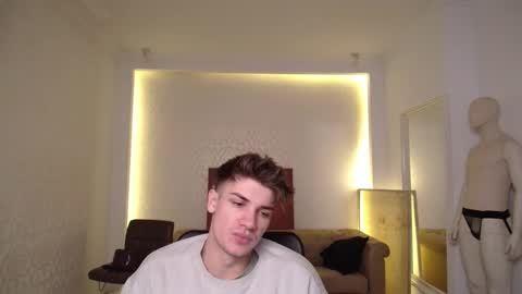 Snapshot of maxkaiden chatting on 25, 2, 2025 MaxKaiden online show from 25, 2, 2025