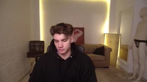 Snapshot of maxkaiden chatting on 1, 3, 2025 MaxKaiden online show from 1, 3, 2025