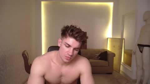 Snapshot of maxkaiden chatting on 5, 3, 2025 MaxKaiden online show from 5, 3, 2025