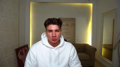Snapshot of maxkaiden chatting on 3, 10, 2025 MaxKaiden online show from 3, 10, 2025