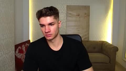 Snapshot of maxkaiden chatting on 7, 10, 2025 MaxKaiden online show from 7, 10, 2025