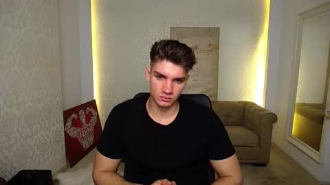 Snapshot of maxkaiden chatting on 11, 10, 2025 MaxKaiden online show from 11, 10, 2025