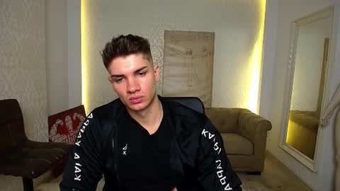 Snapshot of maxkaiden chatting on 17, 10, 2025 MaxKaiden online show from 17, 10, 2025