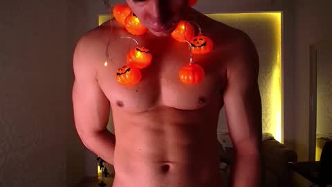 Snapshot of maxkaiden chatting on 22, 10, 2025 MaxKaiden online show from 22, 10, 2025