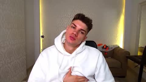 Snapshot of maxkaiden chatting on 23, 10, 2025 MaxKaiden online show from 23, 10, 2025