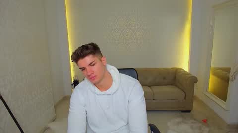 Snapshot of maxkaiden chatting on 5, 11, 2025 MaxKaiden online show from 5, 11, 2025