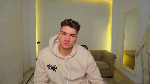 Snapshot of maxkaiden chatting on 9, 11, 2025 MaxKaiden online show from 9, 11, 2025