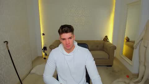 Snapshot of maxkaiden chatting on 12, 11, 2025 MaxKaiden online show from 12, 11, 2025