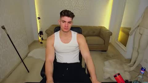 Snapshot of maxkaiden chatting on 15, 11, 2025 MaxKaiden online show from 15, 11, 2025