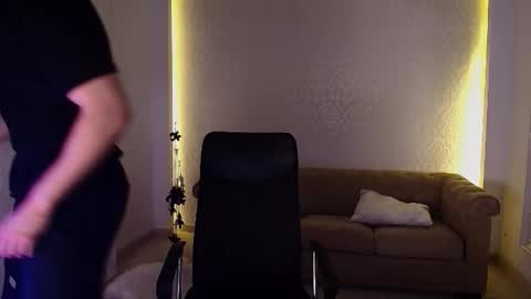 Snapshot of maxkaiden chatting on 24, 11, 2025 MaxKaiden online show from 24, 11, 2025