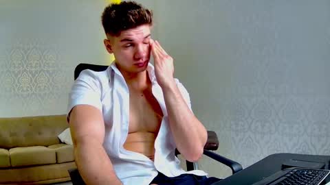 MaxKaiden online show from 4, 3, 2026