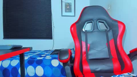 MAX online show from 11, 10, 2025