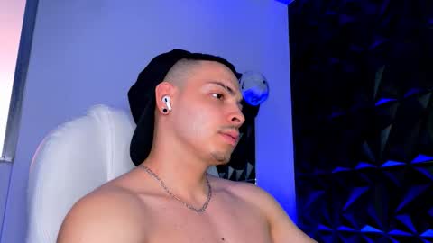 Snapshot of maxwell_dupont chatting on 17, 1, 2026 MAX online show from 17, 1, 2026