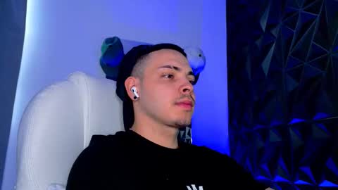 Snapshot of maxwell_dupont chatting on 12, 2, 2026 MAX online show from 12, 2, 2026